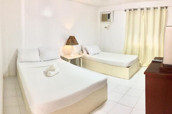 Room 10 of 42