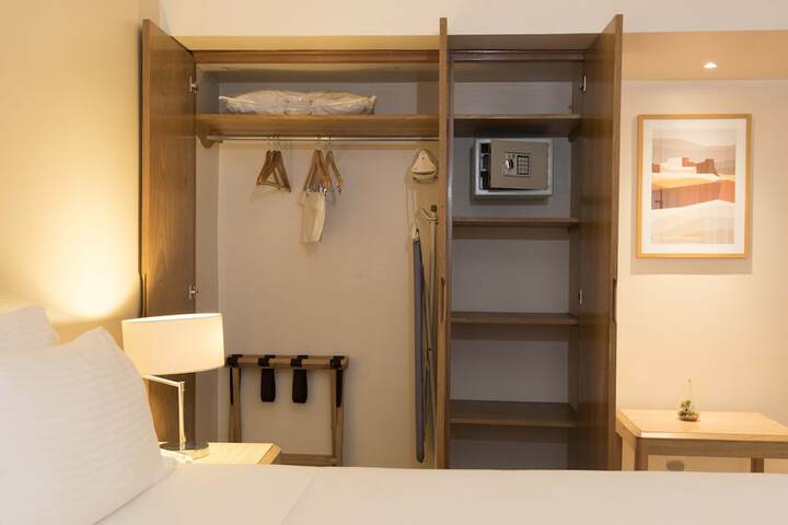 Room 25 of 124