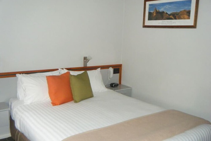 Room 16 of 37