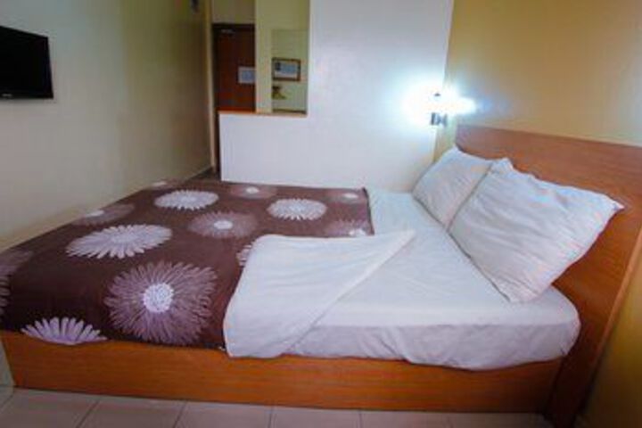 Travel House Budget Hotels-Lekki