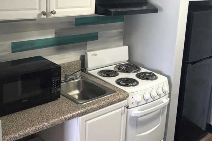 Premier Studio 2 Queen Beds Ocean Front Kitchenette (5 of 15)