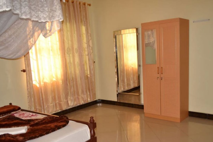 Room 10 of 20