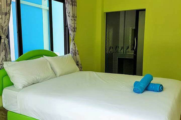 Room 8 of 21