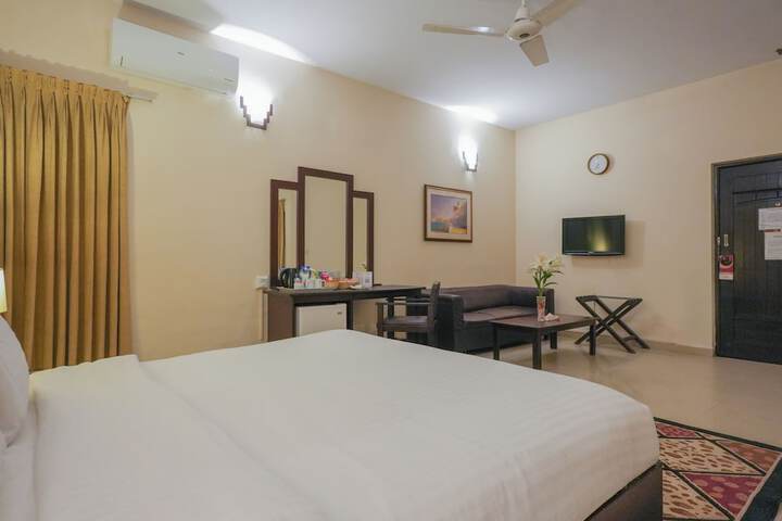 Room 5 of 37