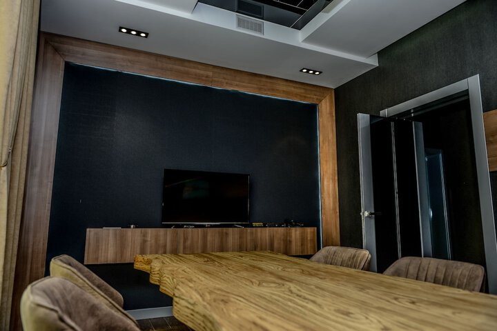 Room 17 of 38