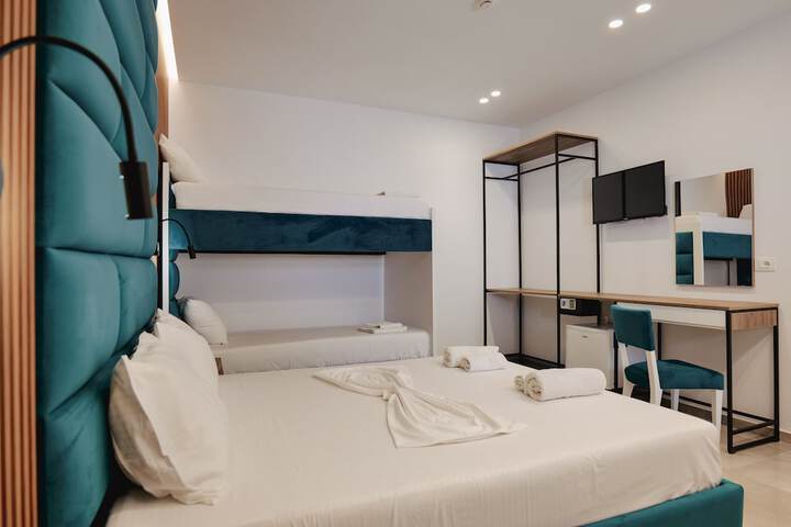 Room 7 of 68