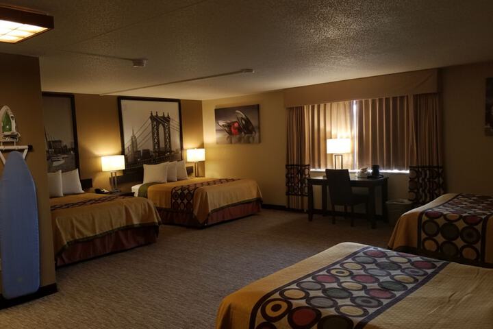 Room 20 of 33