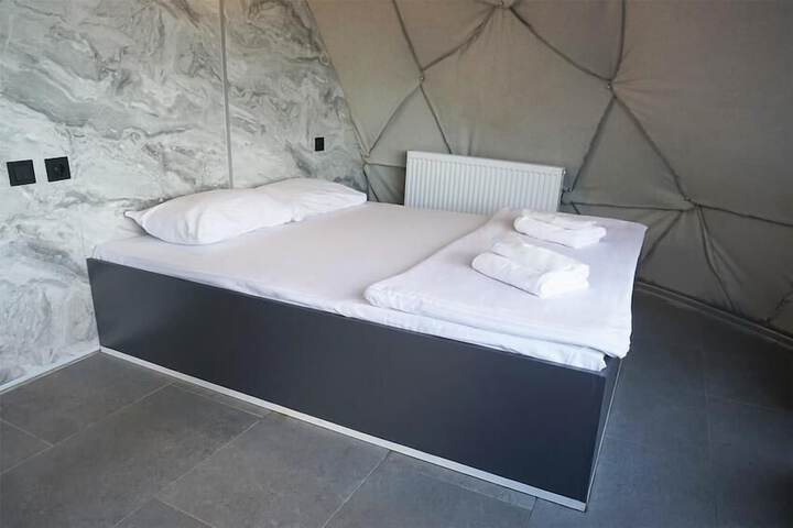 Room 15 of 98