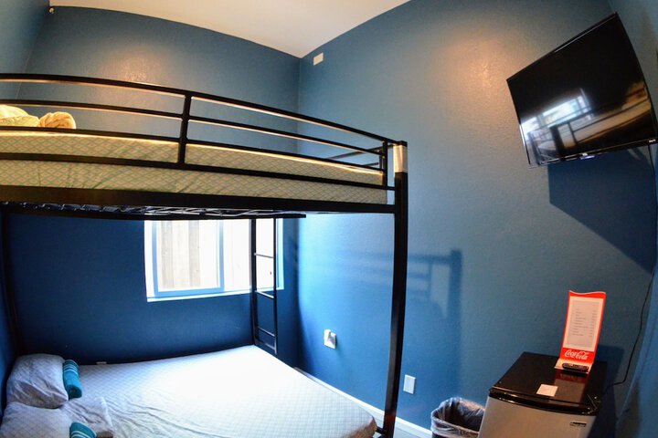Room 9 of 77
