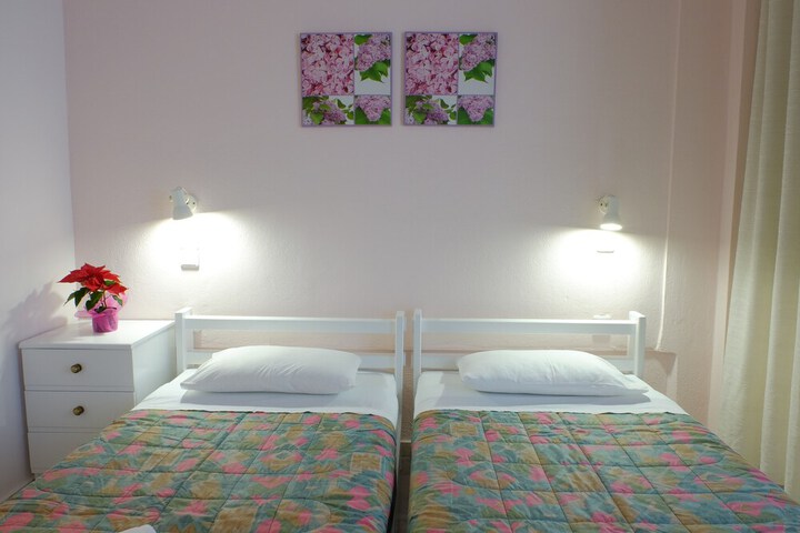 Room 53 of 131