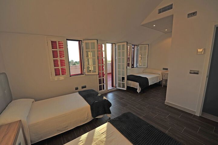 Room 12 of 31