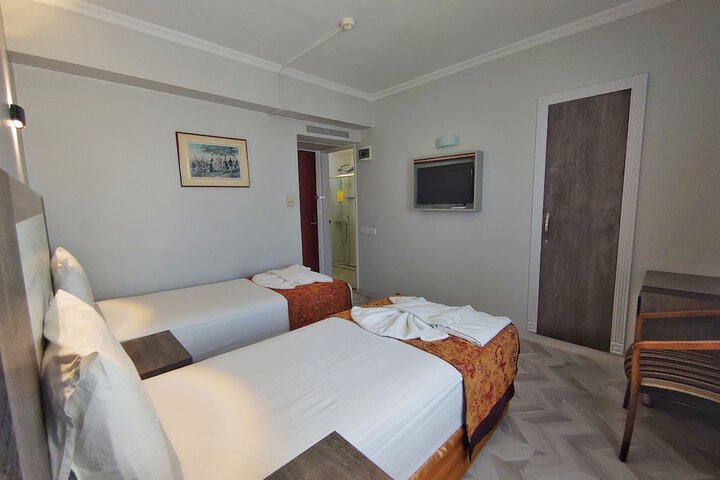 Room 15 of 65