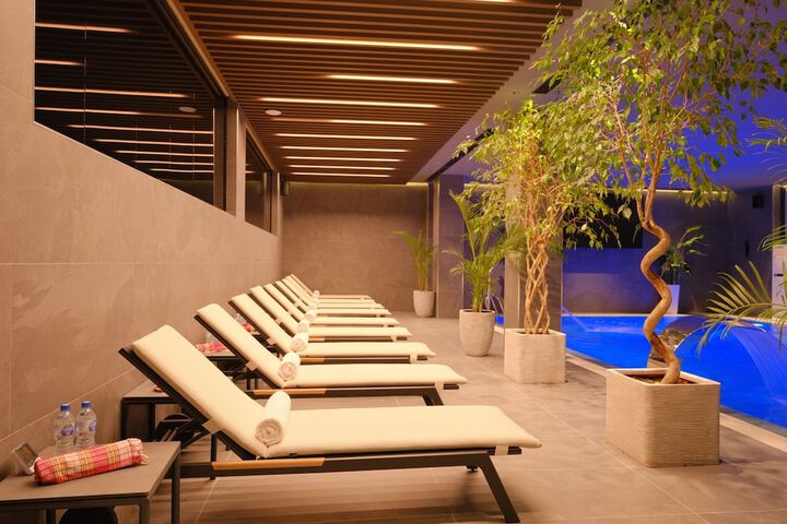 Spa 7 of 24