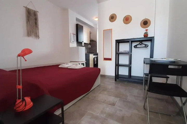Room 5 of 11