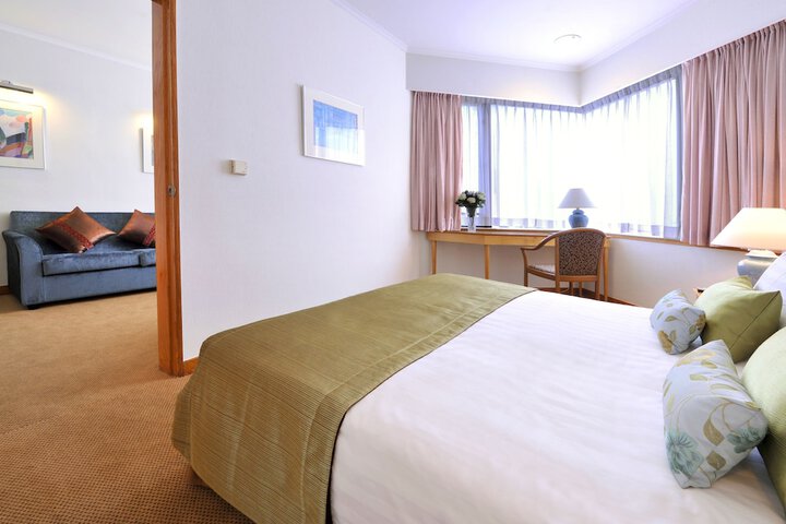 Room 4 of 60