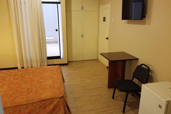Room 8 of 43