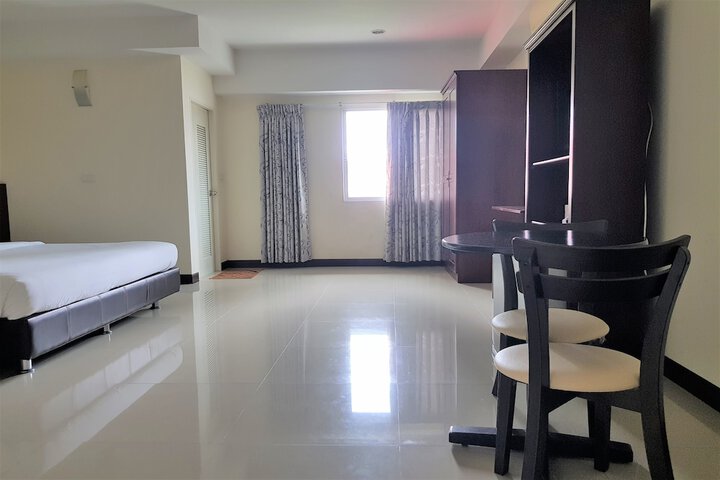 Room 7 of 49