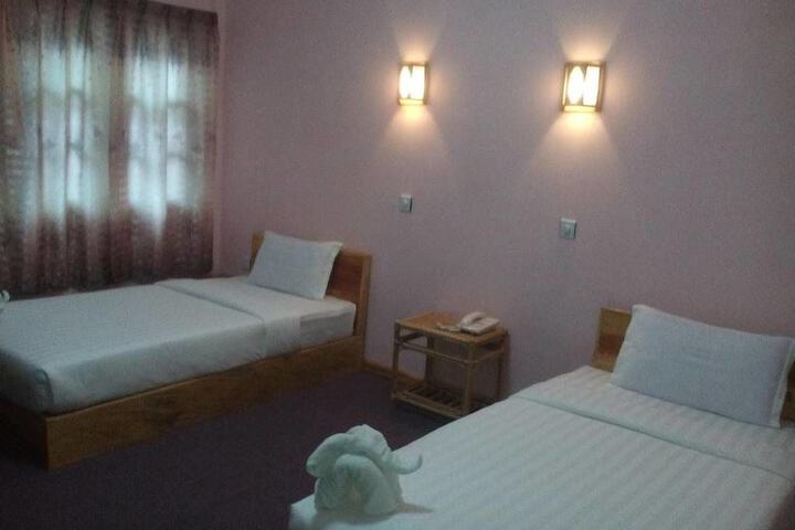 Room 6 of 42