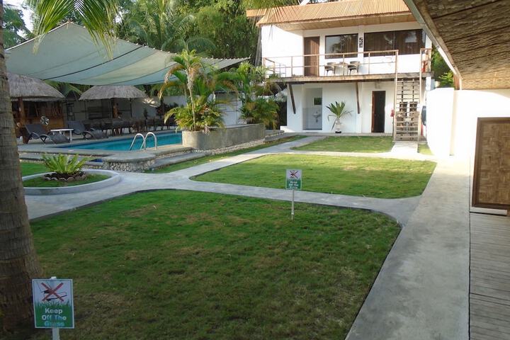 Hotel Exterior 92 of 123