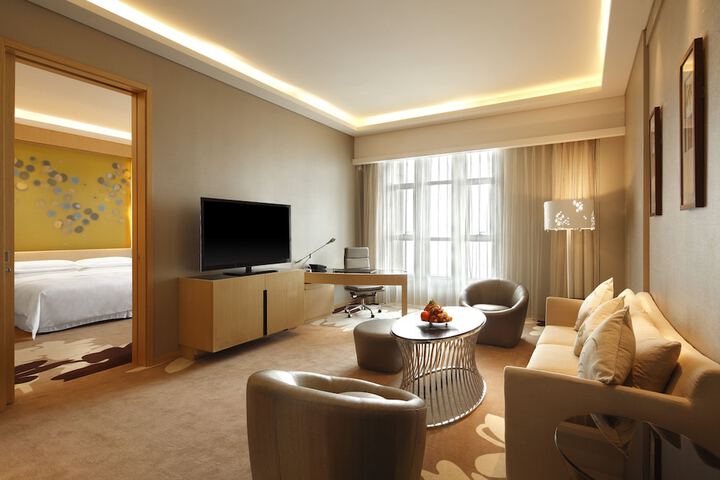 Room 5 of 24