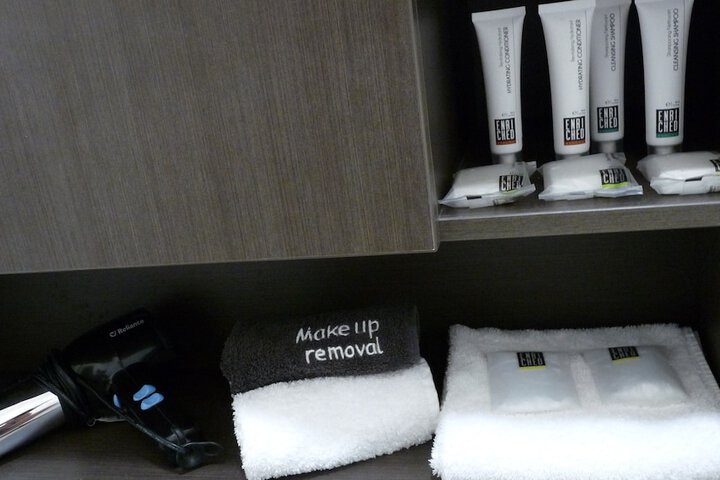 Room 84 of 144