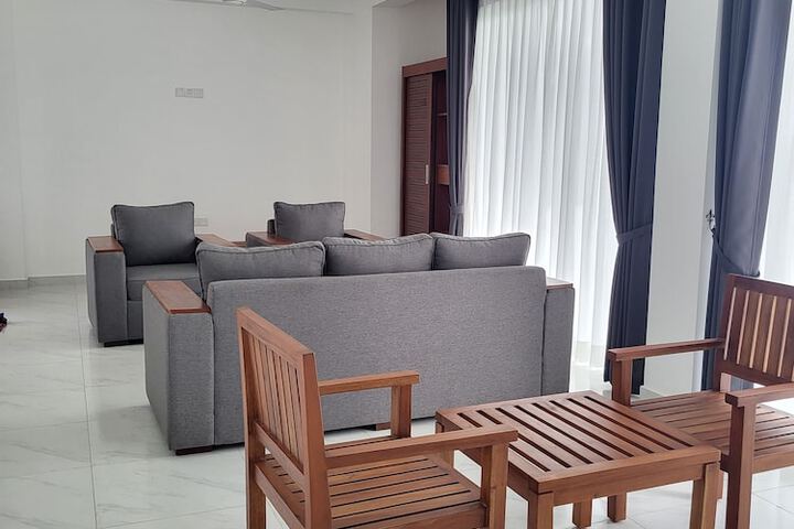 Room 3 of 43