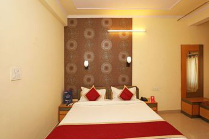 Room 15 of 32