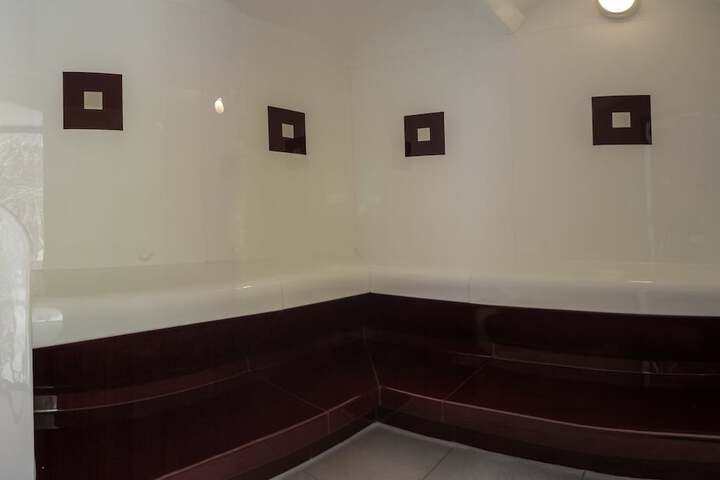 Room 15 of 31