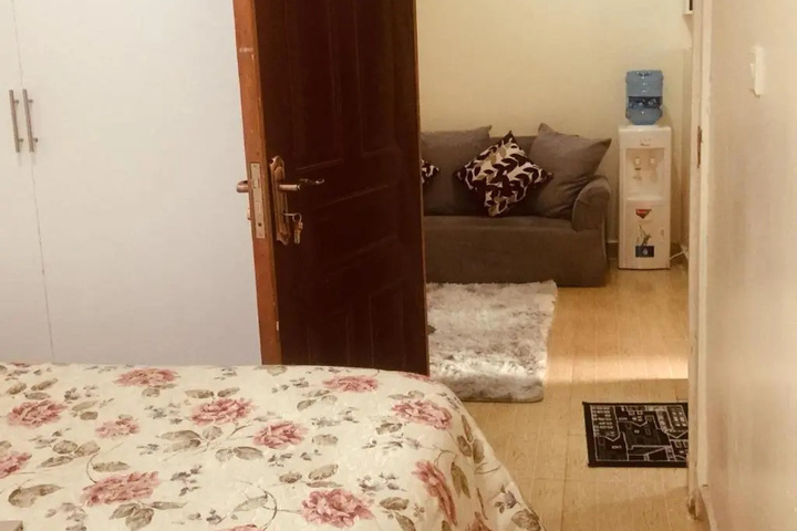 Room 7 of 8