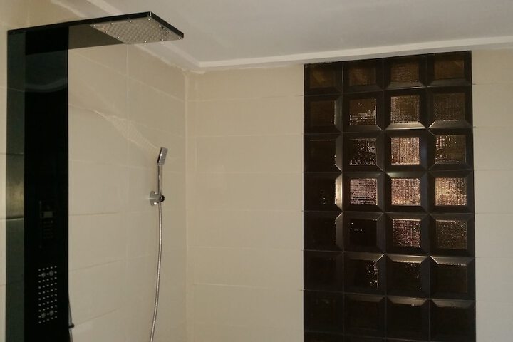 Room 17 of 39