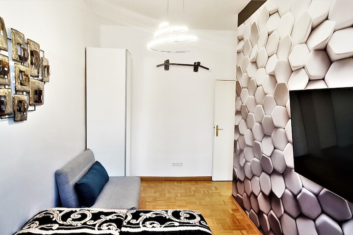 Room 7 of 35