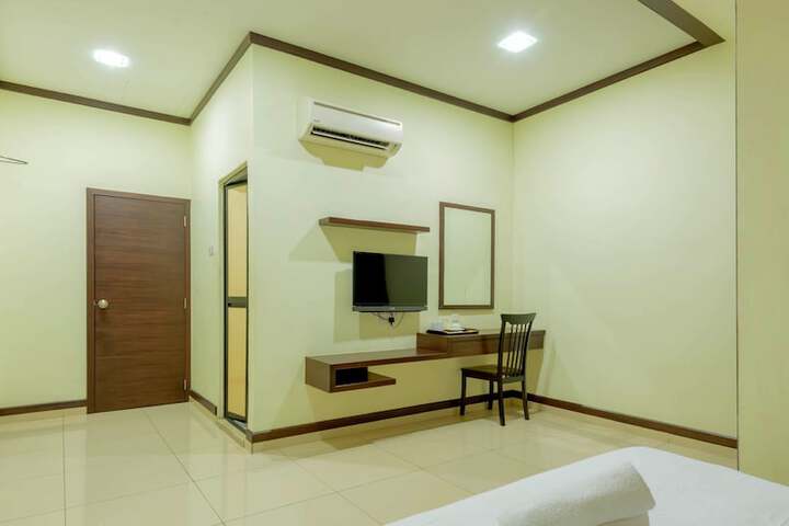 Room 6 of 35