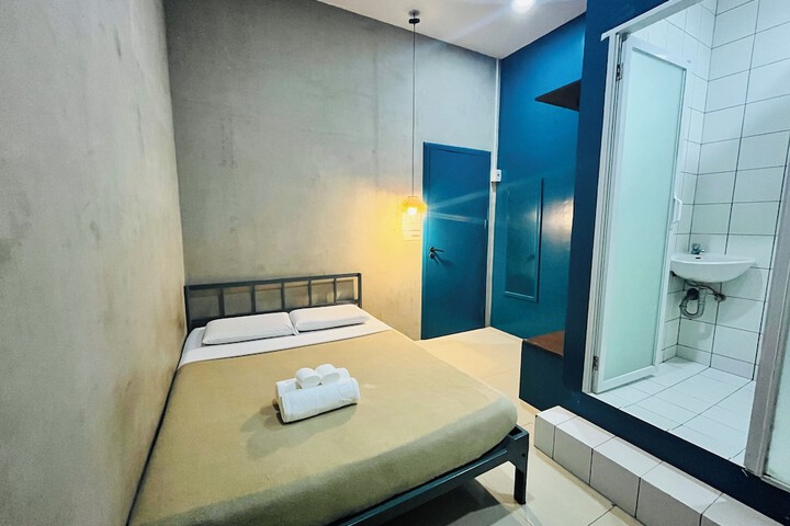 Room 18 of 26