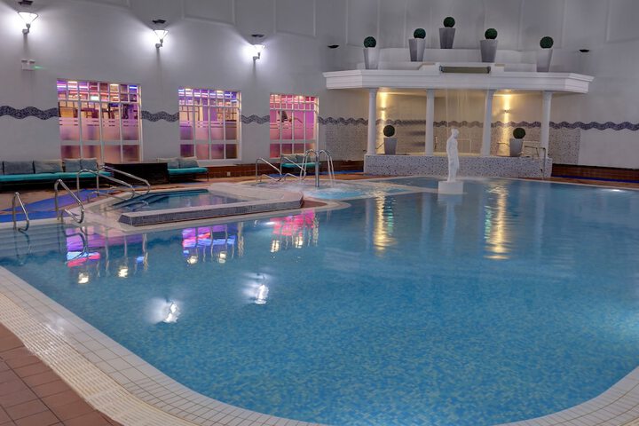 Hotel Pool