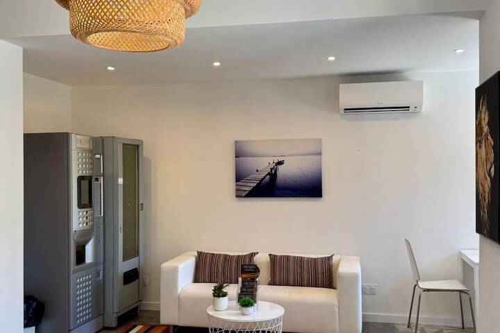 Guest Lobby