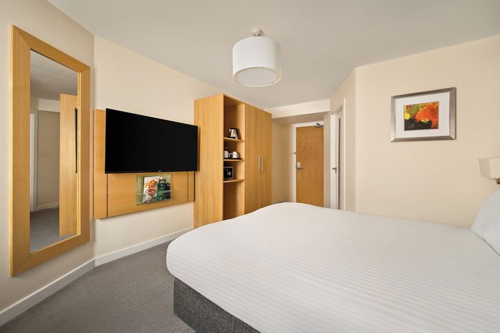 Room 40 of 147