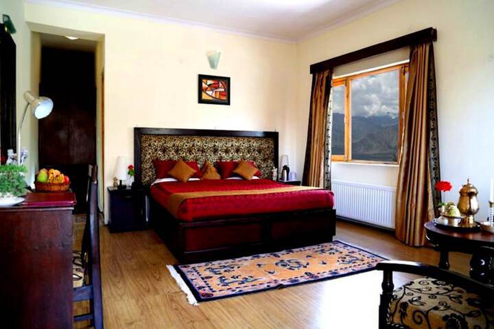 Room 5 of 19