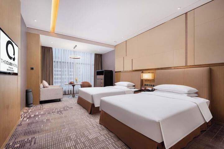 Room 4 of 10