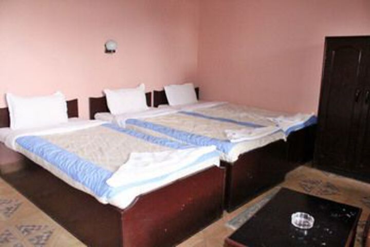 Room 10 of 38