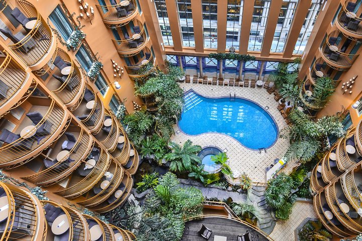 Pool image of Hôtel Palace Royal Centre-Ville par JARO