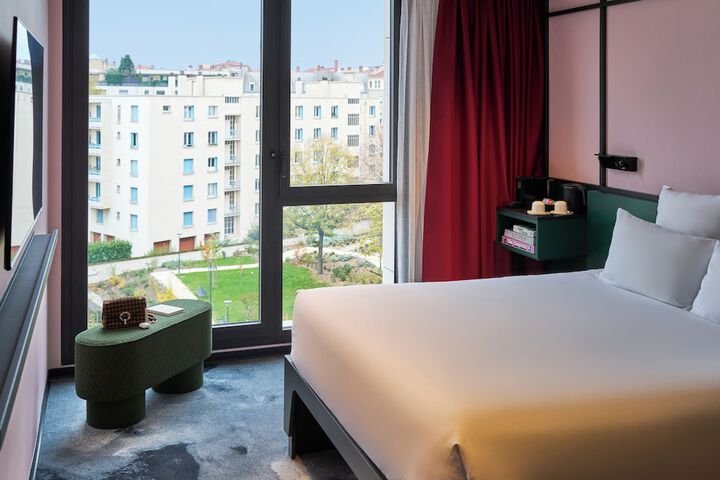 Room 42 of 108