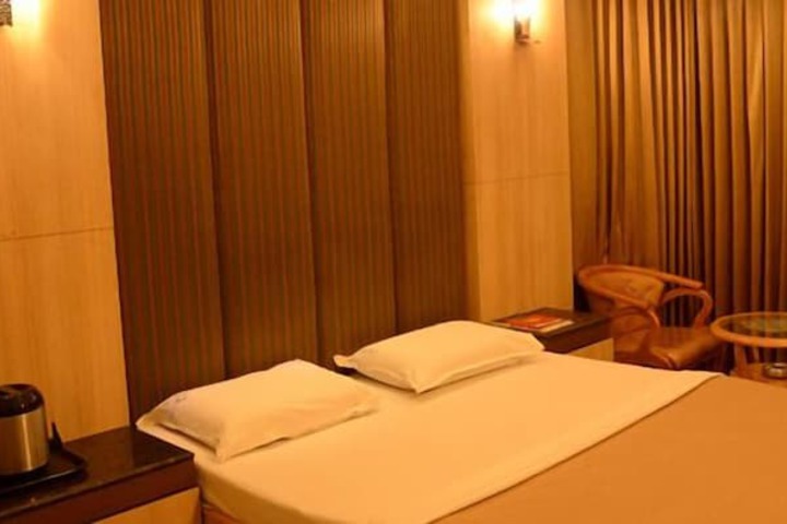 Room 3 of 5