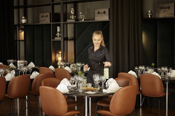 Dining 41 of 62