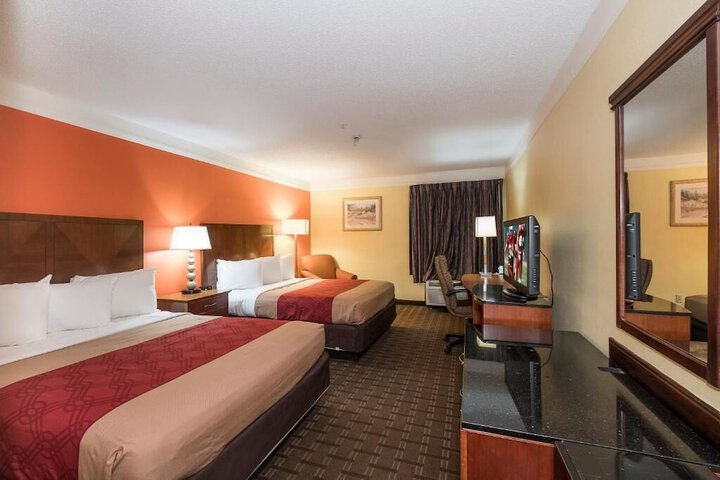 Basic Double Room (5 of 6)