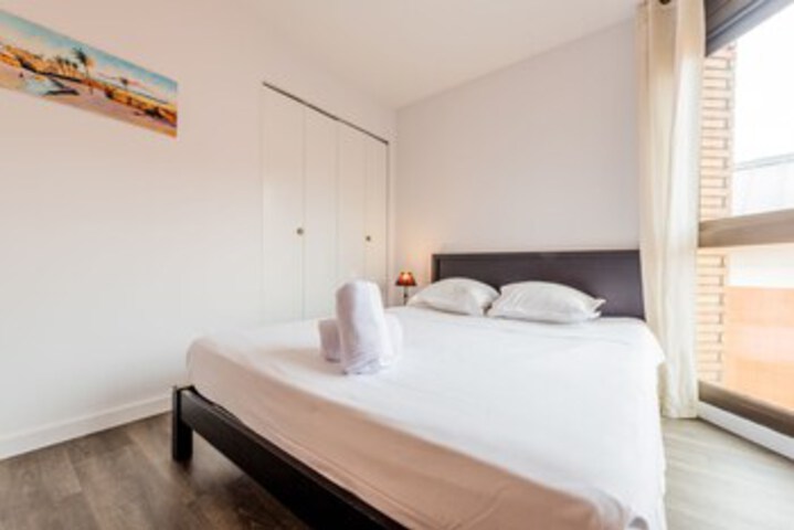 Room 9 of 12