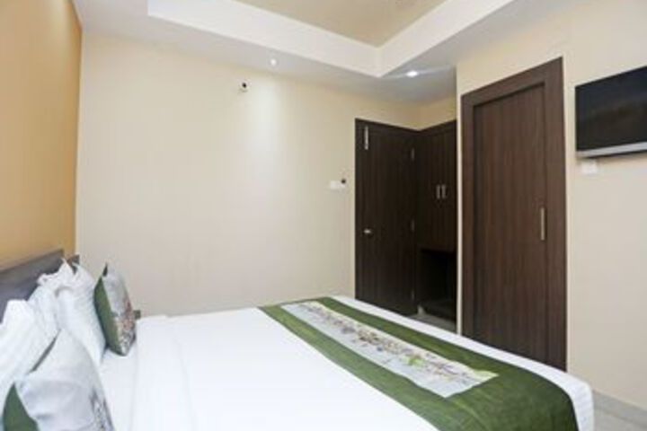 Room 16 of 26