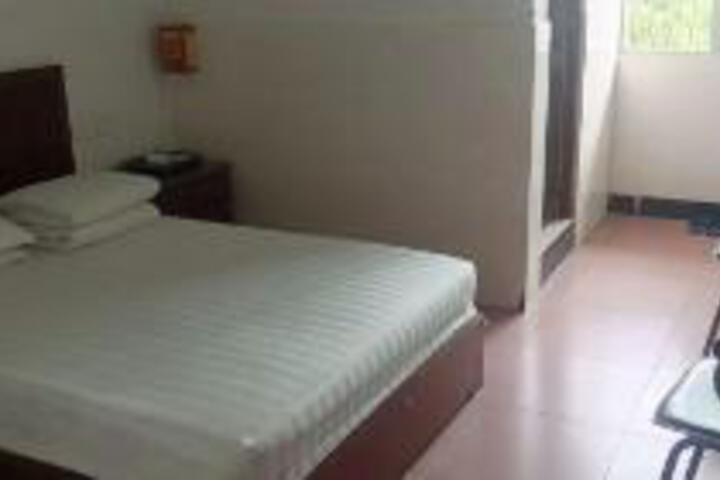 Room 4 of 5