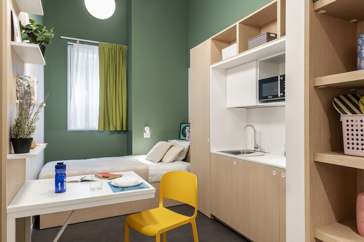 Room 12 of 42