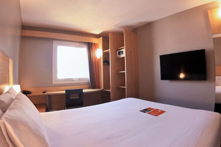 Room 13 of 113