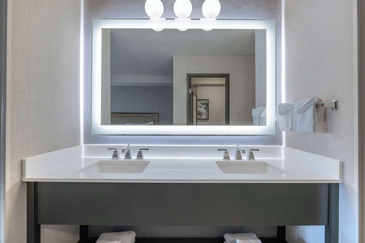 Room 42 of 72